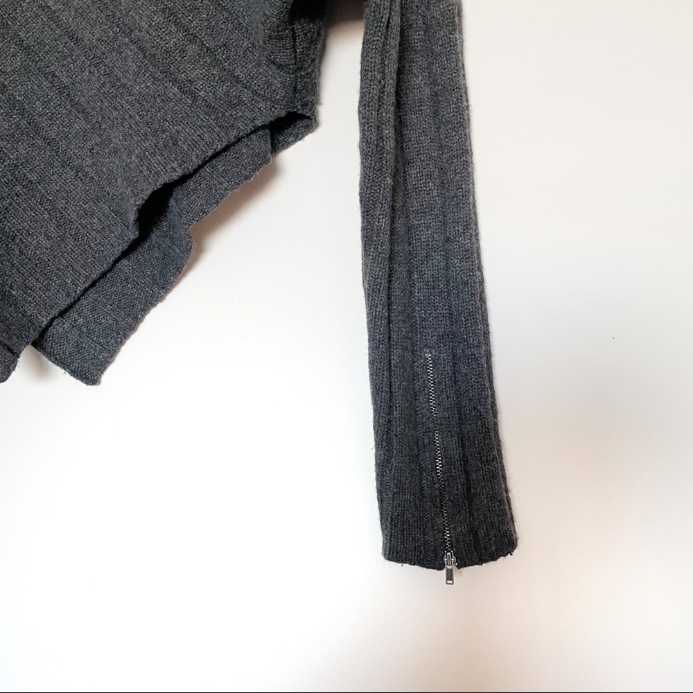 ALICE + OLIVIA Crop Ribbed Asymmetrical Turtleneck - Picture 4 of 5